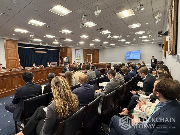 (출처=블록체인협회) 블록체인협회의 캐피톨 힐 세금 관련 플라이인 행사가 이어지면서, 협회(BA) 회원들은 하원 세입위원회 소속 20여 개 사무실을 직접 방문해 면담을 진행하고 정책 오찬 브리핑에도 참여했다.